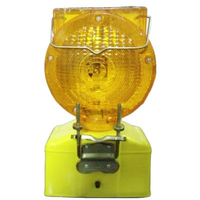 China Yellow Instant Light Picosecond Lens Chixin Solar Traffic Safety Warning Light On Traffic Barriers for sale