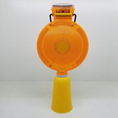 China Solar Powered Barricade Warning Light Picosecond Lens High Visibility Traffic Cone Flasher Warning Light for sale