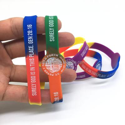 China Custom Advertising Promotional Silicone Wristbands Cheap Printed Logo Decorative Rubber Band Silicone Wristbands Gifts for sale