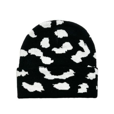 China COMMON Autumn and winter new outdoor recreational ski hat warm jacquard cloud knit hat fashion head cap for sale