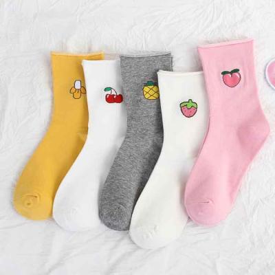 China Girls Cute Cotton Mid Tube Socks Sport Short Ankle Hosiery In Anti-Bacterial And Breathable Fabric Te koop