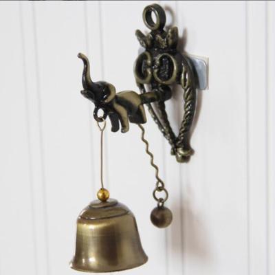 China Wholesale Farmhouse Door Bell Metal Iron Wind Chime Wall Hanging Wall Decoration Door Ornaments Restaurant Indoor Outdoor Decor for sale