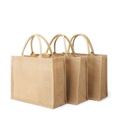 China Hot Selling Jute Handled Empty Bags, Fashion Jute Shopping Bag, Reusable Burlap Bags for Beach Picnics Farm for sale