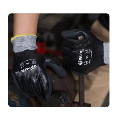 China Oil Resistant Machine Repair 13 Gauge Cut Resistant Black Nitrile Dipping Gloves for sale