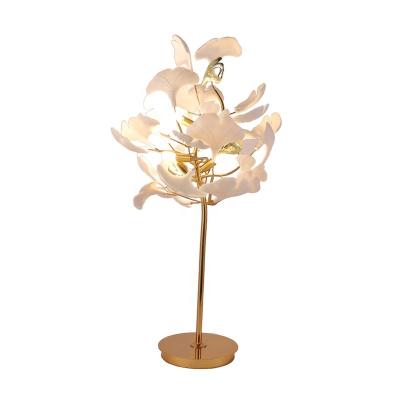 China Nordic Warm Modern Ginkgo Light Luxury Indoor Decorative Leaf Metal Bedside Light Sale Decor Modern Home Table Lamp for sale