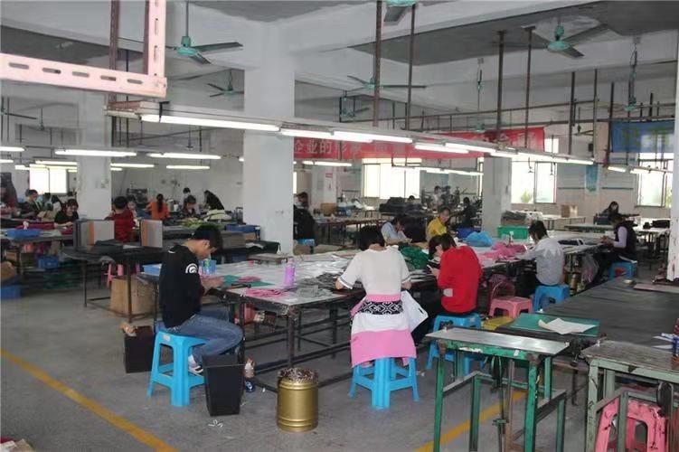 Verified China supplier - Guangzhou Leini Leather Co., Ltd.