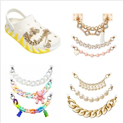 China Shoe Charms Amazon New 2022 Luxury Designer Bling Croc Charms Chains Shoe Decoration Accessories For DIY Shoes Croc Charms Chains Wholesale for sale