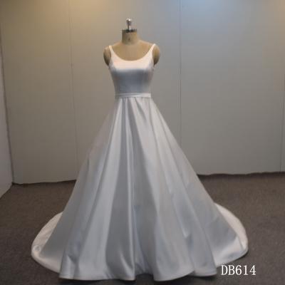 China Princess Design Bridal Gown Anti-wrinkle elegant satin puffy bridal gown with chapel train for sale