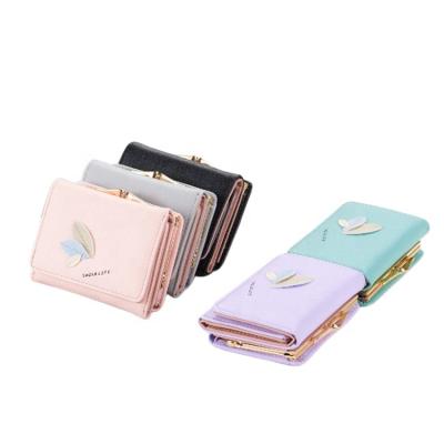 China PU Pocket Girls Waterproof Elegant Cute Leaf Purse Fashionable Short Wallet for sale