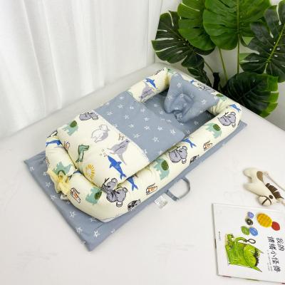 China Other Portable Cotton Infant Crib Travel Crib Baby Girls Bed Newborn Baby Crib Infant Hutch Bed with Pillow and Comforter for sale