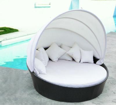 China Garden Sofa Outdoor Rattan Wicker Round Sofa Bed with Tent for sale