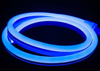 Chine Lumières de bande au néon molles 10W/M imperméables au néon menées bleues de la lumière 14mm*26mm de corde du câble LED de lumière de tube au néon à vendre