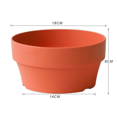 China Small Recycled Eco-Friendly Home Plastic Cheap Clay Flower Pots & planters with drainage hole and saucer for sale