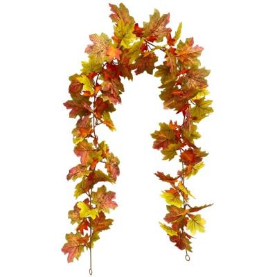 China Wholesale Indoor Outdoor Red Leaf Wreath Autumn Decoration Vines Garland Artificial Fall Maple Leaves Hanging Wreath for Thanksgiving Home Decoration for sale