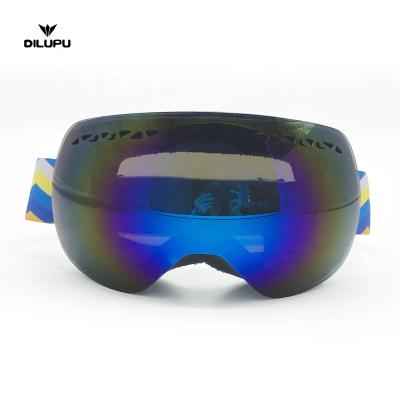 China Could Wear Myopic Air Vent Design Fashion Style Magnet Glass Ski Glasses Blue UV Proof Ski Goggles for sale