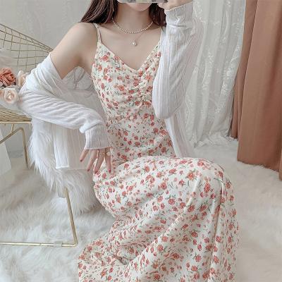 China Anti-wrinkle Style Romantic V-Neckline Floral Suspender Dress Small Size Girl Skirts Womens Fashionable Slim Casual Outfits for sale