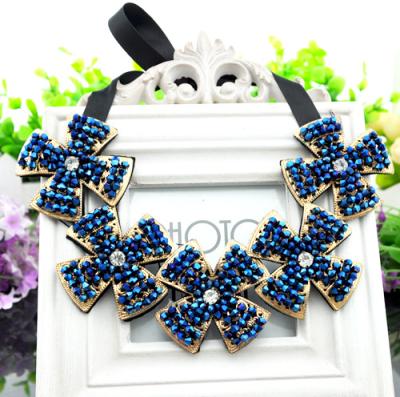 China Beautiful felt necklace jewelry, blue beads flower handmade neck jewelry for sale