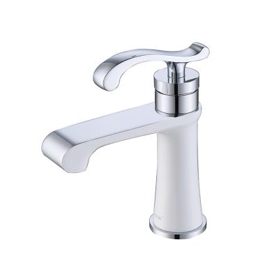 China Modern European Single Hole Chrome Copper Brass Faucet Single Lever Water Taps Bathroom Sink Mixer Tap for sale