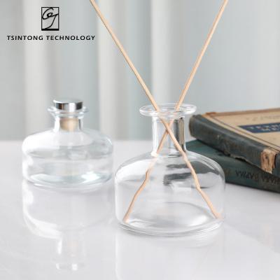 China Wholesales Simple 180ml 300ml Round Luxury Elegant Clear Essential Aroma Diffuser Glass Bottle With Gold Cap for sale