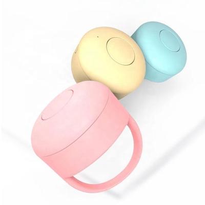 China Tik Tok Video Short Page Mobile Phone Wholesale Fingertip 10m Ring Device Mobil Remote Control Phone Remote Control for sale