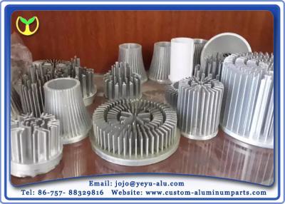 China Koud Smeedstuk Heatsinks en Radiator die aluminium voor LEIDENE Lamp/Auto/Computer machinaal bewerken Te koop