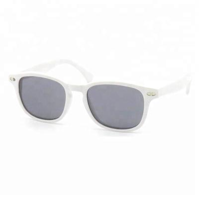 中国 Fashion Sunglasses Custom Logo Shape Glass CR39 Men Sunglasses 2021 New Sunglasses Shape Sunglasses Lenses 販売のため