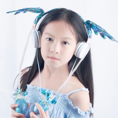 China Listen to the Music/Happy/Funny/Reduce 2019 New Stress Cartoon Christmas Gift for Kids Headphones Ear Will Dance Led Headphones for sale