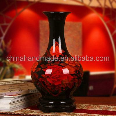 China Traditional Chinese Style Wedding Vase Red Vintage Fower Table Top Porcelain Vasese Art Home Decor Hotel Dome Floral Ceramic Vase for sale