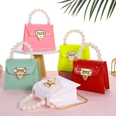 China 2020 high quality new arrivals fashion design PVC candy chain cross - body shoulder packaging clips mini jelly handbag for sale