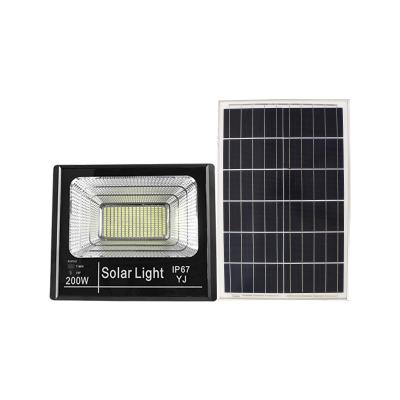 China 200w Garden Energy Saving Aluminum Outdoor Waterproof Housing Large LED Solar Flood Light for sale