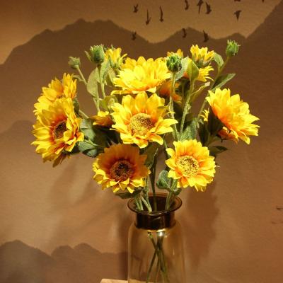 China VFL-042 Artificial Silk Sunflower Suppliers Handmade Wedding Sunflowers With Natural Touch And Bright Colors In Bulk for sale