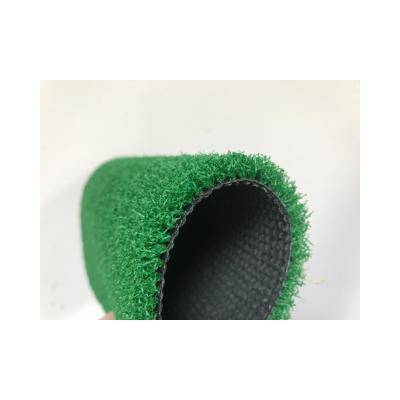 Chine l'herbe artificielle de golf de 11mm 10-18mm jouent au golf l'herbe synthétique verte pour des prix concurrentiels de terrains de football à vendre