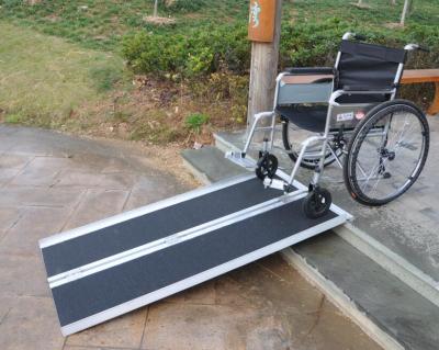 China EZ220320 Portable Aluminum Textured Aluminum Folding Wheelchair Threshold Ramp for sale