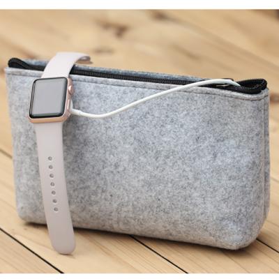 China 100% Eco-Friendly Felt Makeup Vanity Pouch Custom Made Men's Packaging Zipper Pouches Gray Travel Bag Cosmetic for sale