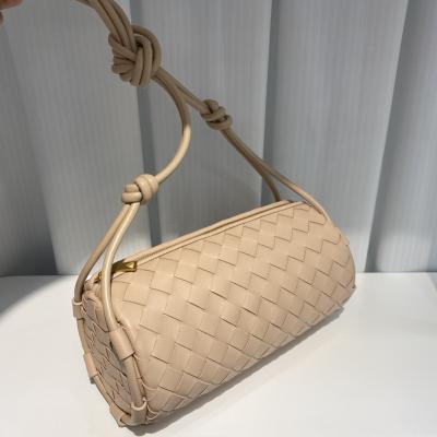 China ENGLAND STYLE ladies hand - woven bag genuine leather women handbags high quality hot sale fashion handbags vintage handbags 01 pcs 1 for sale