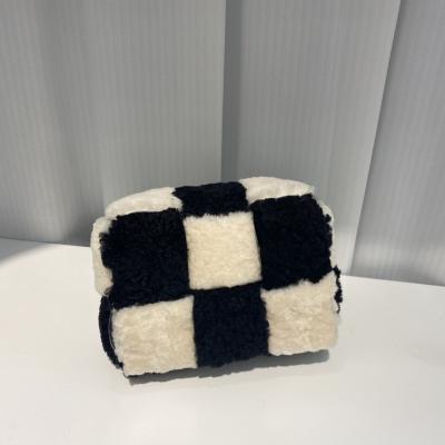 Chine ENGLAND STYLE cute and charming panda pattern bag which can be bodied by cross - body à vendre