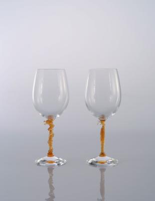 China Fashionable amber crystal wine goblet cup craft dragon china liuli glass crystal cup for business gift for sale