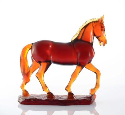 China China liuli luxury classic amber handmade art glass horse for office decoration business gift for sale