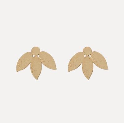 China Nickel Free 3.5x3cm Gold 4.75g Ear Jackets Earrings, Gold Hammered Leaf Stud Earrings for sale