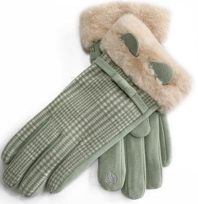 China Newest Selling Women's Cheap Winter Warm Mittens Faux Leather Thermal Mittens For Repair Cloth Mittens for sale