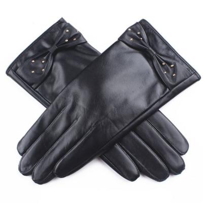 China Cheap high quality and good price leather winter gloves fashion women leather gloves wholesale for sale