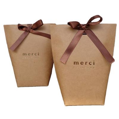 China Recycled Materials Quality Assurance Fashion Gift Packaging Customizable Designed Eco Friendly Paper Bag for sale