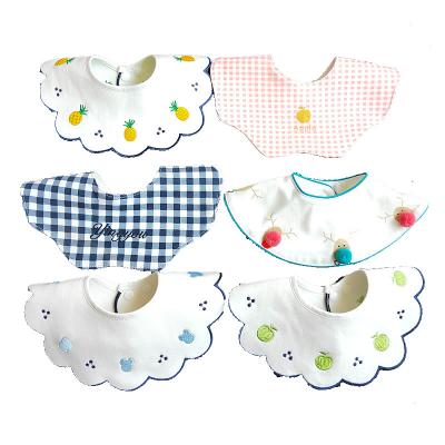 China Antibacterial 0-3 years oldKorean version of the saliva towel 360 cotton baby bib rotating round baby moden baby bibs for sale