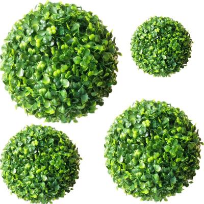 China Minimalist Artificial Decorative Faux Moss Boxwood Grass Topiary Ball Balls For Outdoor Decor for sale