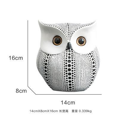 China 2021 Contemporary Hot Selling Resin Handwork Creative Decoration Owl Room Ornament Living Room Furnishings for sale