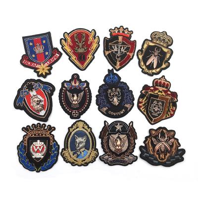 Chine Custom  Badges Logo Embroidery Patch Clothing Woven  Fashion Clothing Badge JK Custom à vendre