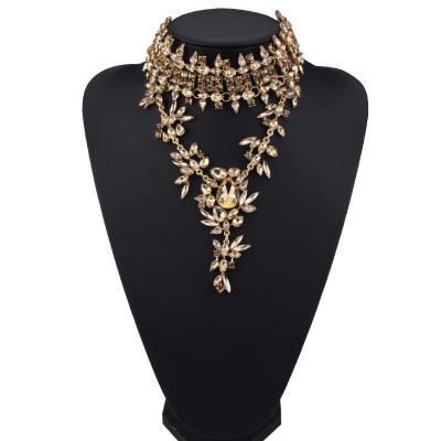 China Romantic Luxury Necklace Set With Rhinestones HockerJewelry Accessories For Women for sale