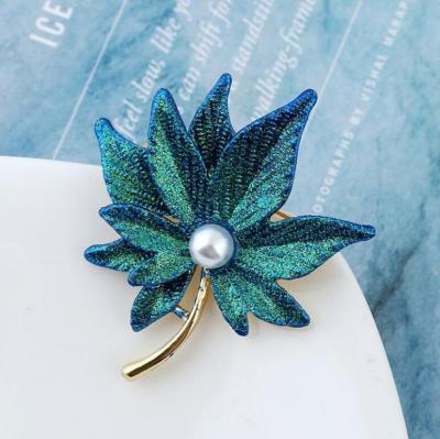 China Cloth decoration party wedding brooch fashion brooch dazzle double-layer maple leaf pearl dress brooch for sale