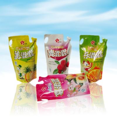 China Bottle Shape Fruit Juice Plastic Bags Beverage Pouch Moisture Proof Pouch With Straw For Juice Liquid for sale