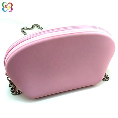 China 100% Eco-friendly Popular Casual Handbag Silicone Ladies Cosmetic Bags With Chain for sale